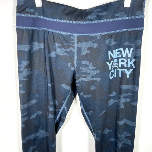 Lululemon New York City Soul Cycle blue camouflage cropped leggings, size 4 - Picture 2 of 6